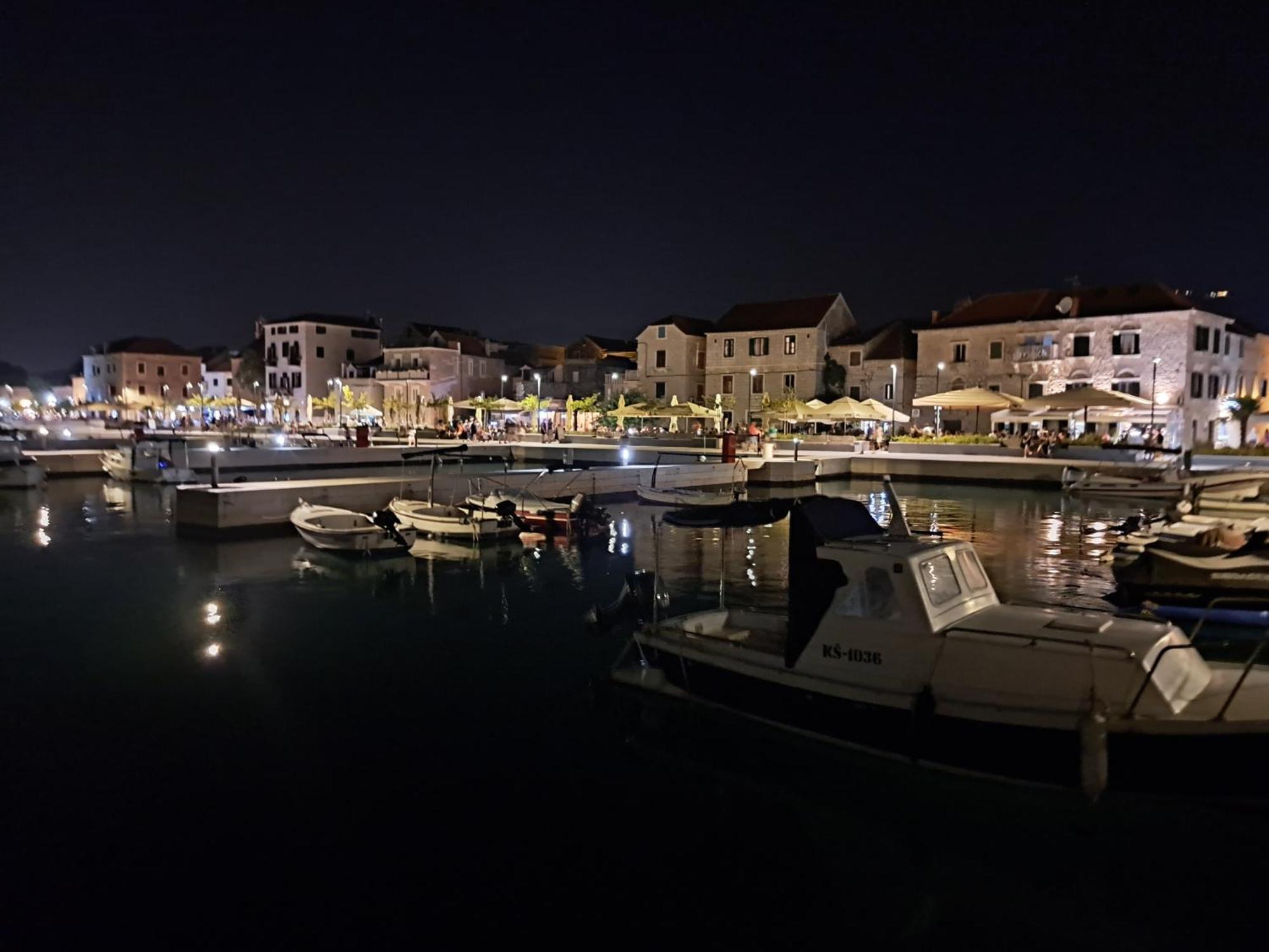 Apartment Aurora Kaštela Екстериор снимка