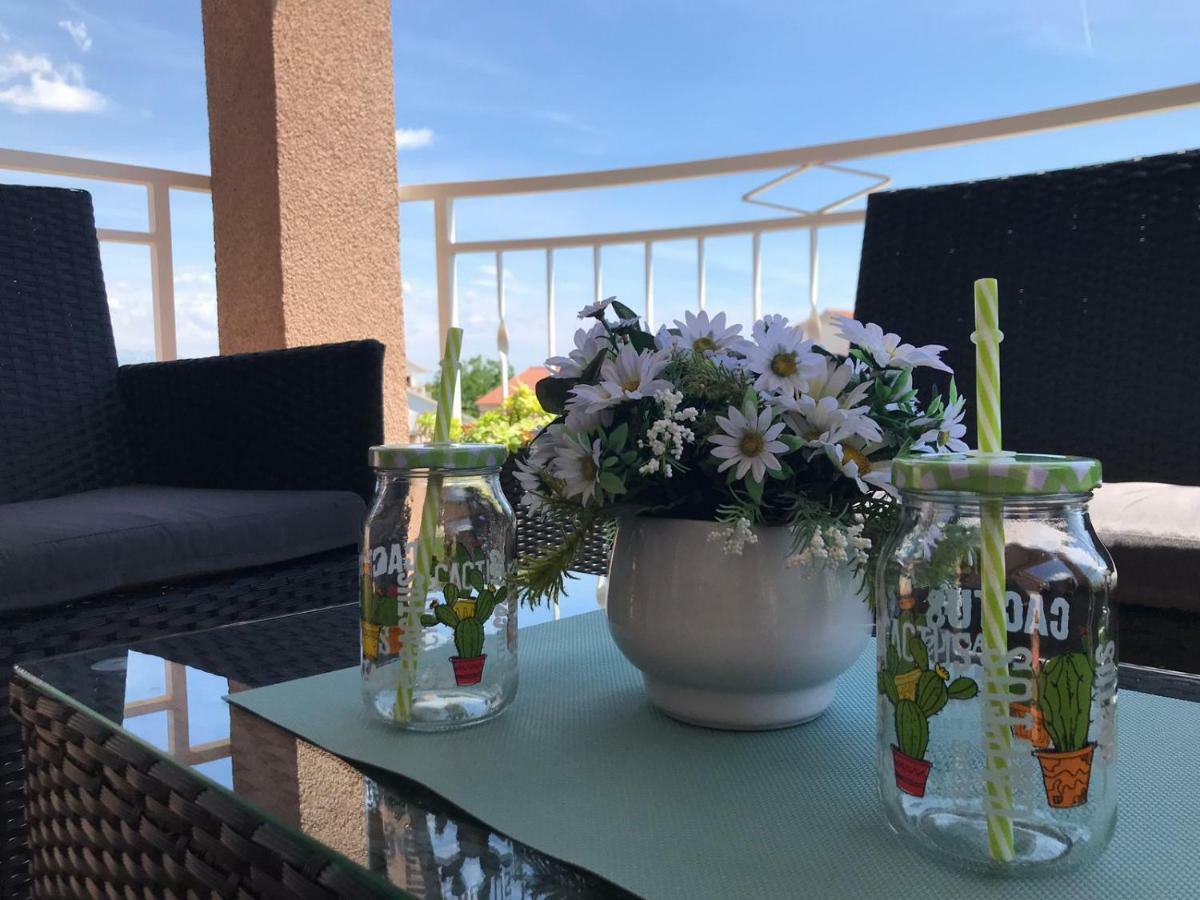 Apartment Aurora Kaštela Екстериор снимка