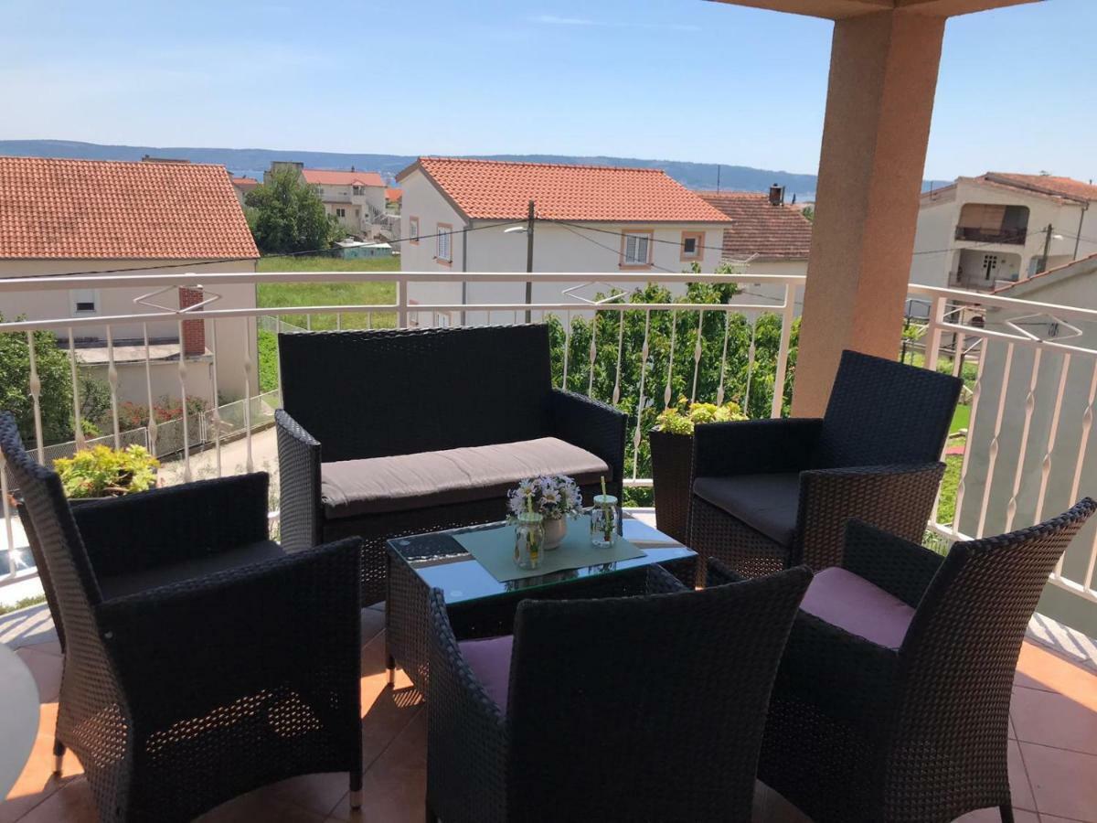 Apartment Aurora Kaštela Екстериор снимка